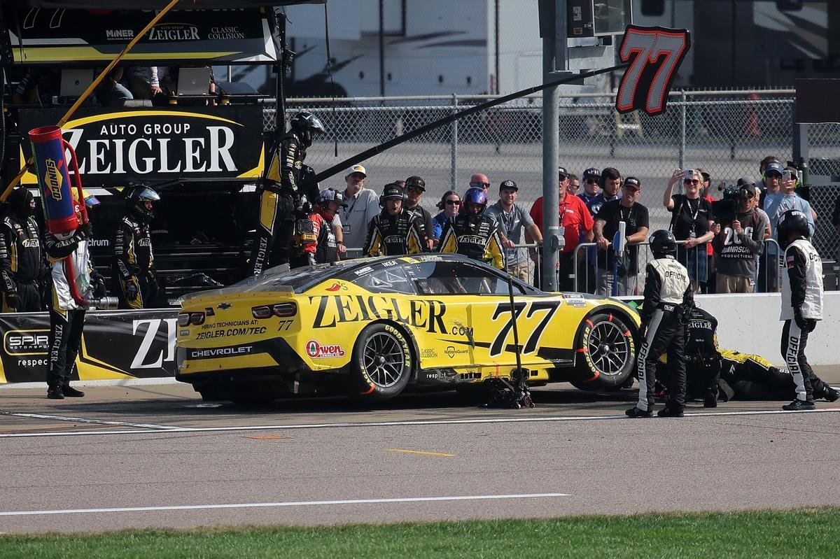 Carson Hocevar explains what caused restart pileup that upended good day