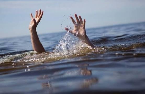 والدته حاولت إلقاء نفسها حزنا...