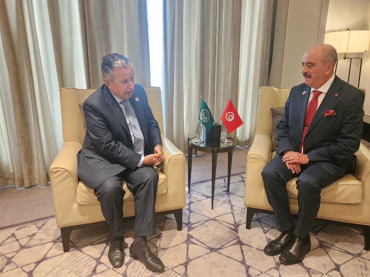 نبيل فهمي يبحث مع وزير خارجية...