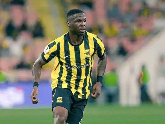 اتحاد جدة يعلن شراء عقد لاعبه...