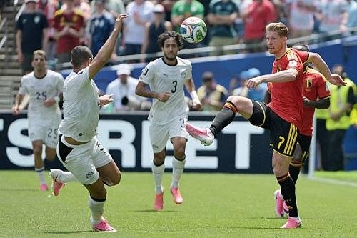 دي بروين: منتخب مصر قوي وكان أ...