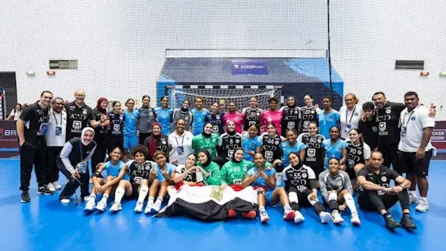 بنات اليد يكتبن التاريخ في مون...