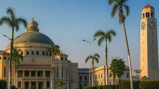 جامعة القاهرة تطلق «المساعد الذكي» لطلاب الدراسات العليا.. إليك التفاصيل ورابط البوابة الذكية