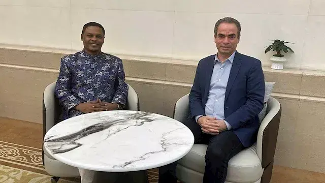 تدريب إعلاميين وترجمة برامج.....