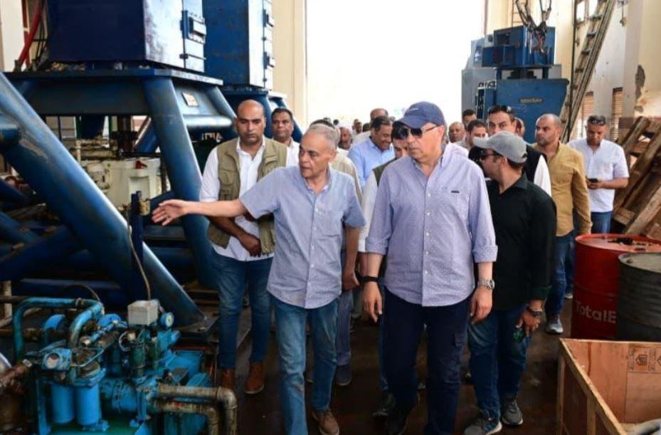 وزير الري: دراسة تشجير جسور ال...