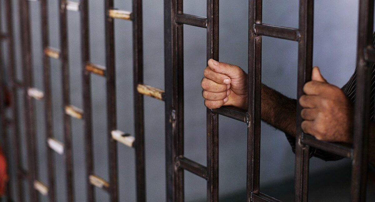 استغل أزمتها النفسية وصوّرها.....