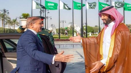 بعض الدول عينها على "اتفاقية مكة" بين السعودية وتركيا وباكستان