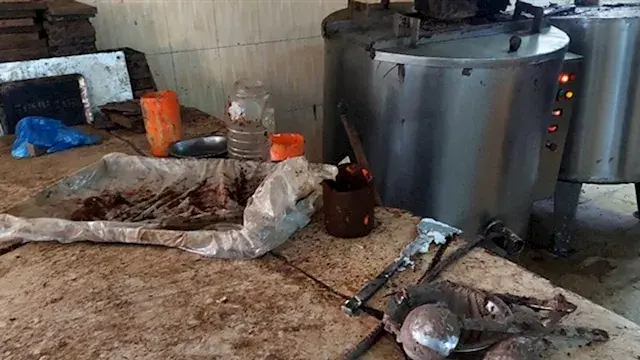 ضبط 14 ألف قطعة شيكولاتة داخل...