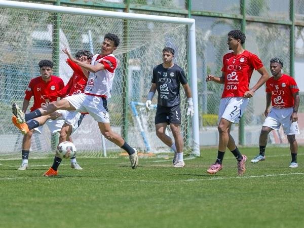 منتخب الشباب يواصل تدريباته اس...