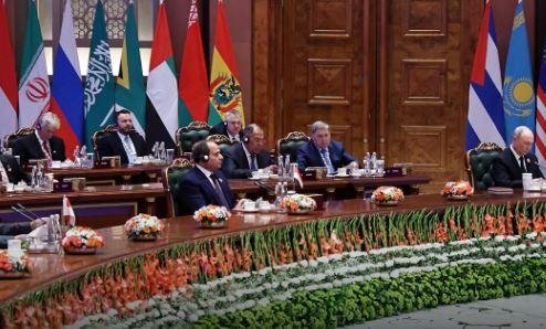 بدء الجلسة العامة الموسعة لقمة...