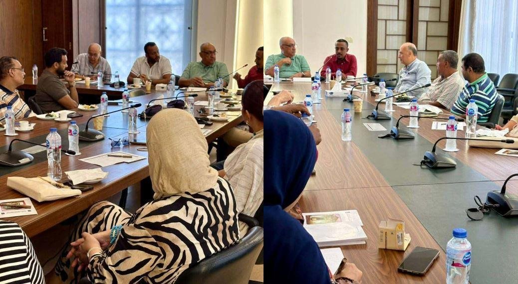 الغرفة التجارية بالإسكندرية تبحث تيسير إجراءات تراخيص المحال ومواجهة الملابس المهربة ومنخفضة التكلفة