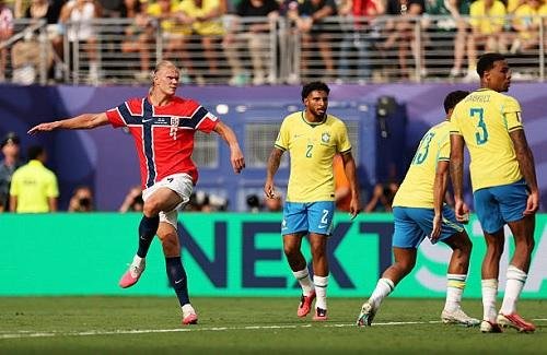 هالاند أفضل لاعب في مباراة الن...