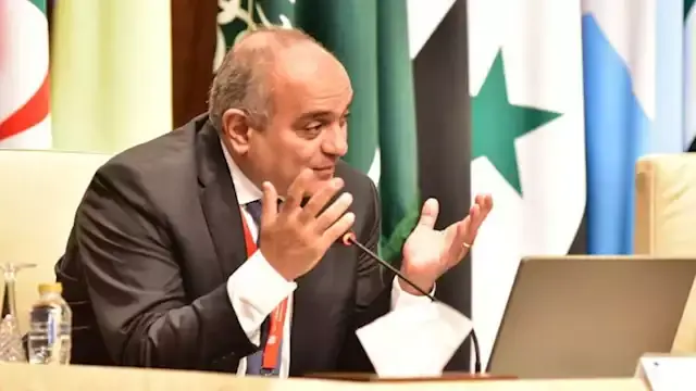 نائب وزير المالية يكرم الأمهات...