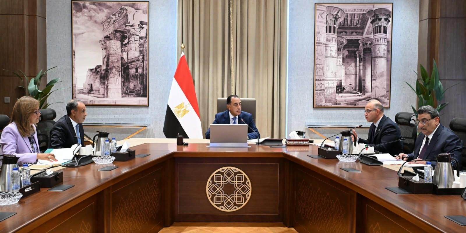 رئيس الوزراء يستعرض الترتيبات...