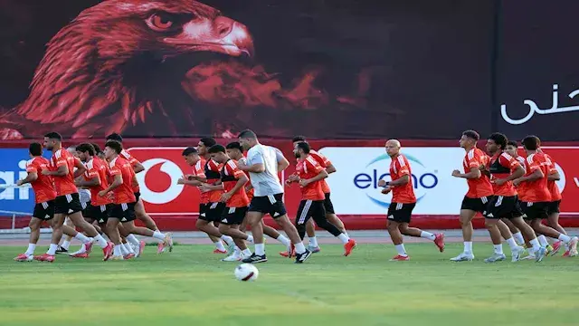الأهلي يختتم مرانه الأخير استع...