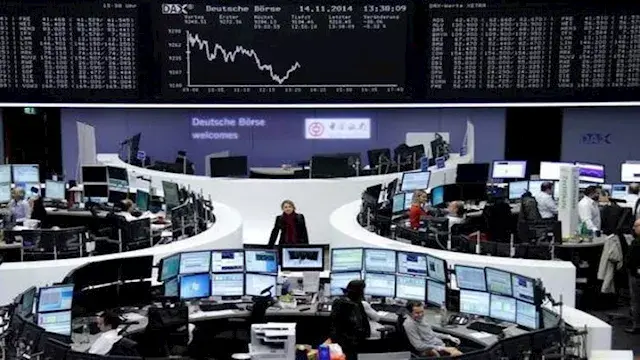 البورصات الأوروبية تتراجع بفعل...