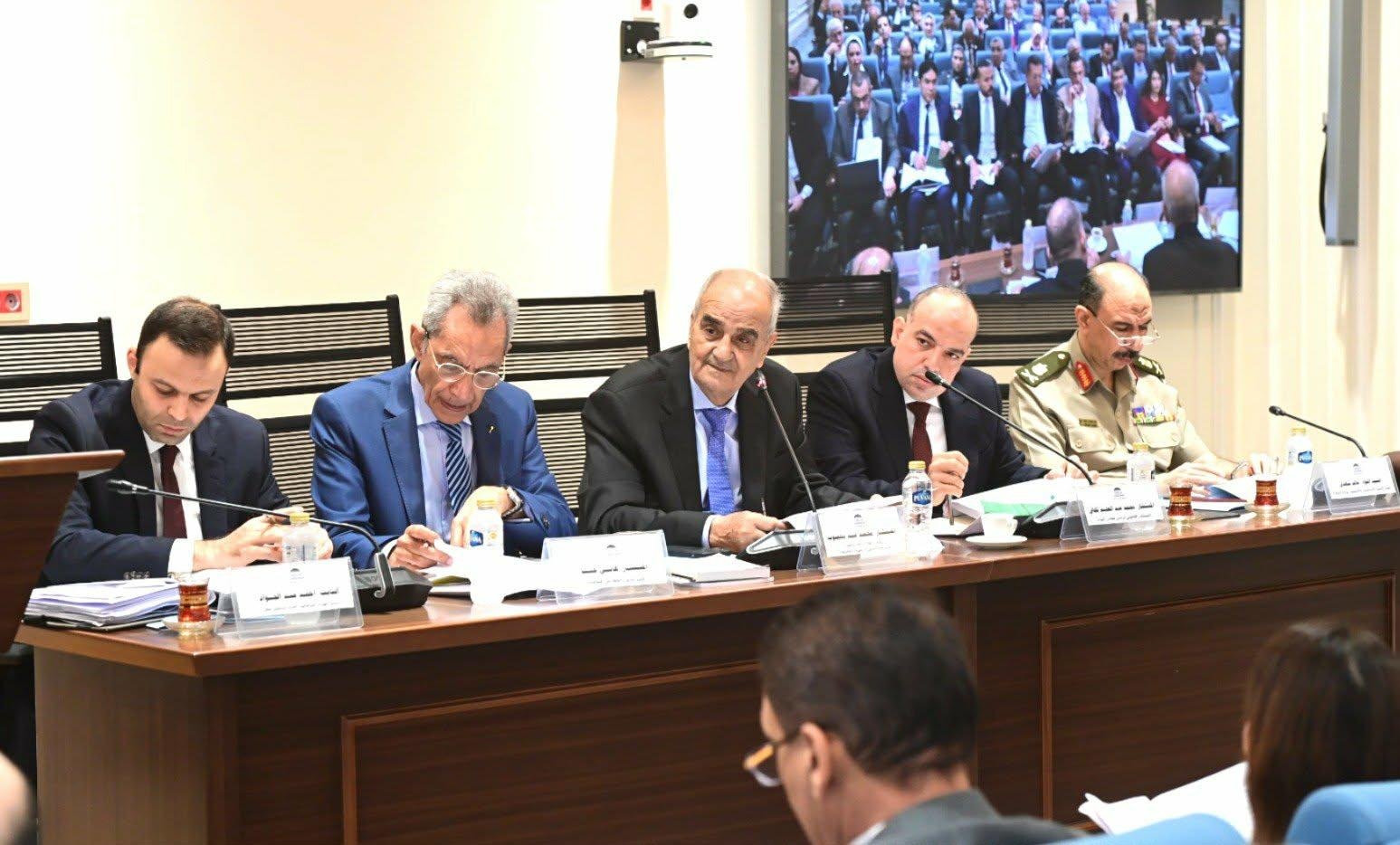 اللجنة البرلمانية المشتركة توا...