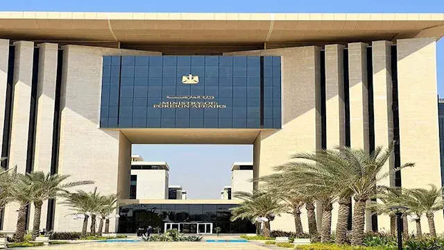 وزير الخارجية يبحث هاتفيا مع ن...