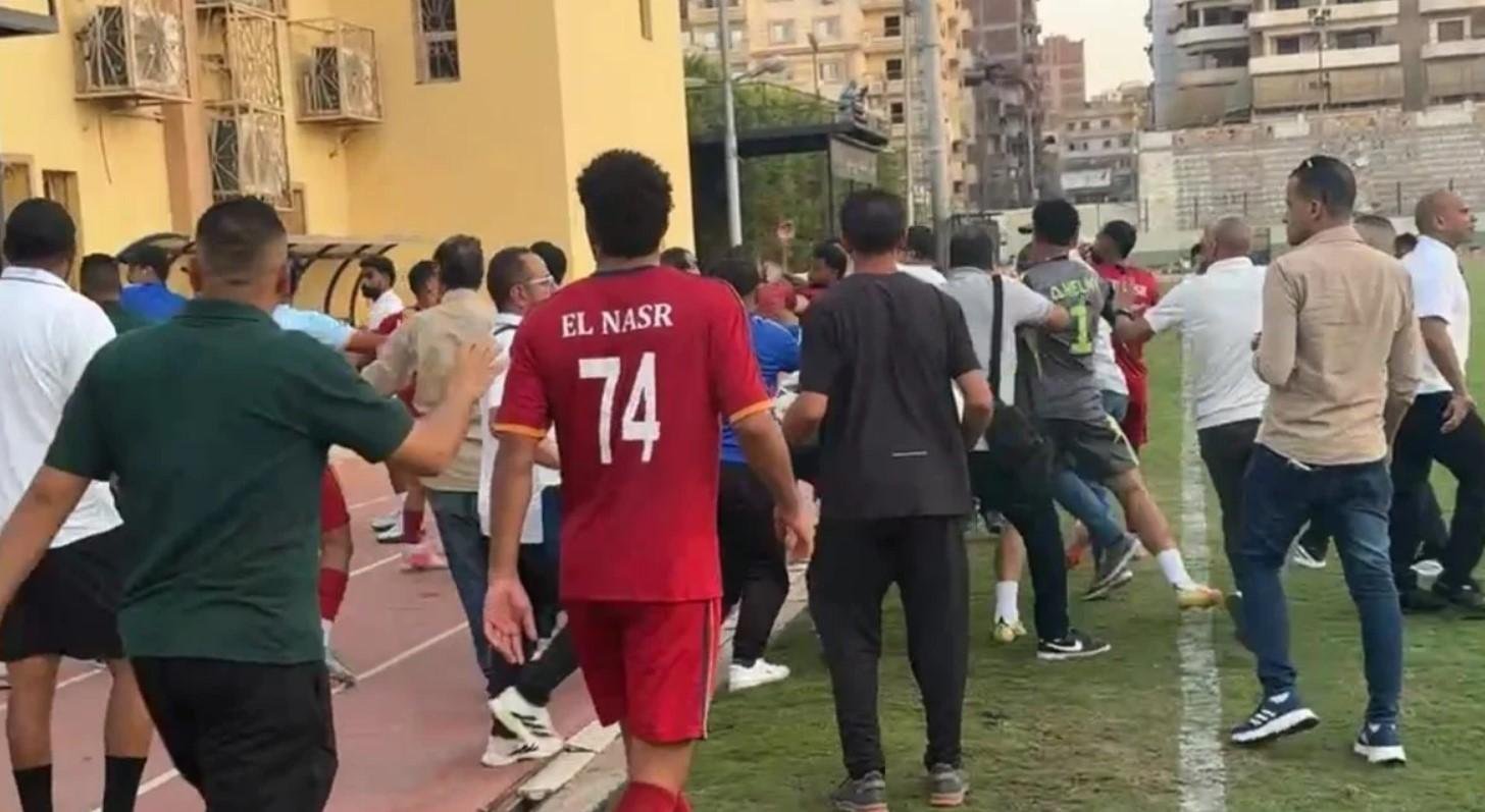 اشتباكات بالأيدي.. خناقة شوارع...