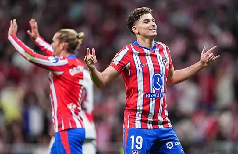 برشلونة يتراجع عن صفقة جوليان...