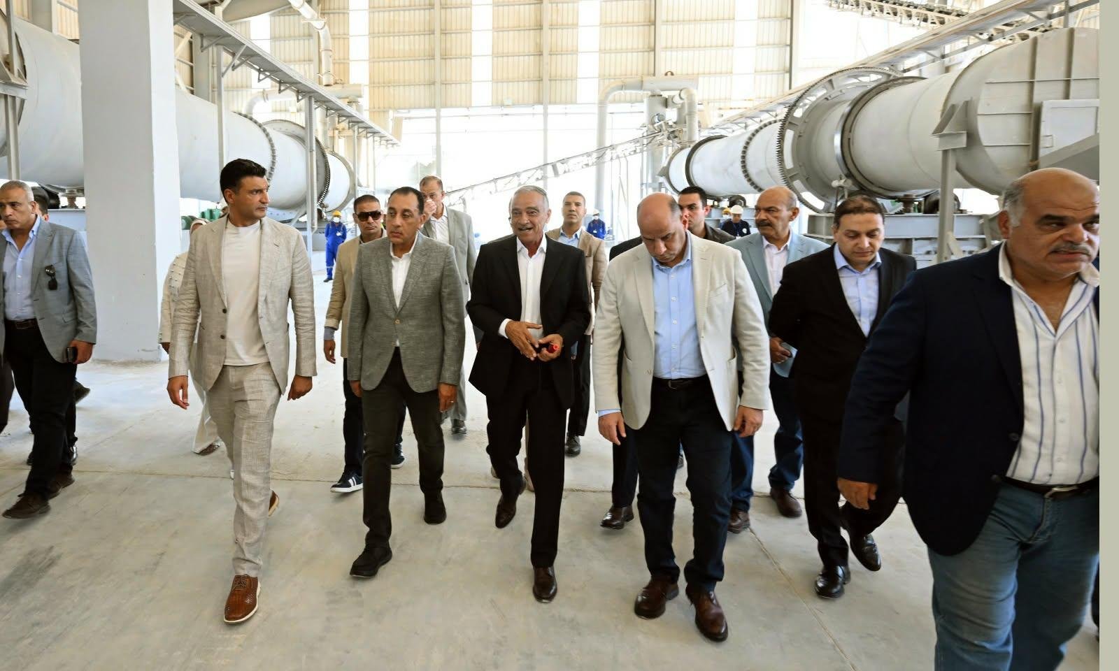 رئيس الوزراء يفتتح مصنع نا ترا...