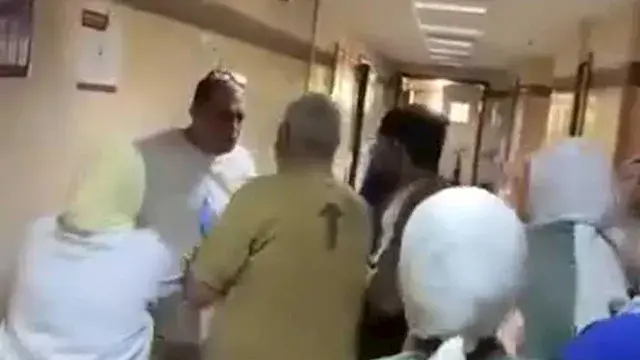 رفع عليها حذاءه.. ممرضة بمعهد...