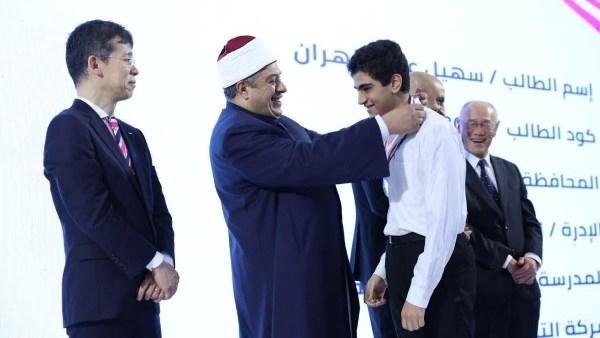 برفقة وزير التربية والتعليم.....