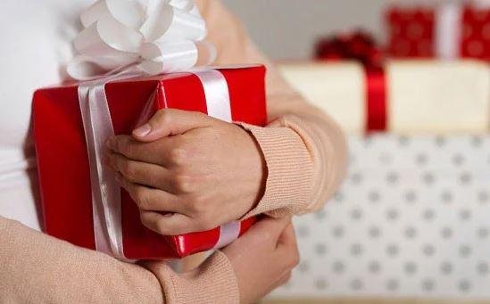 استطلاع: الذكريات تدفع كثيرا من الألمان إلى شراء الهدايا لأنفسهم