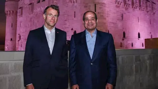 السيسي لماكرون: أهلاً بكم ضيفًا عزيزًا في الإسكندرية عروس المتوسط