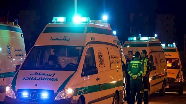 إصابة 3 أشخاص بحادث تصادم سيار...