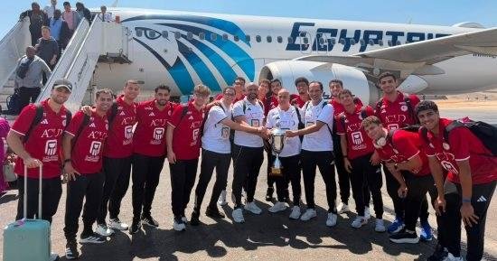 بعد التتويج بأمم أفريقيا.. بعثة منتخب شباب اليد تصل القاهرة