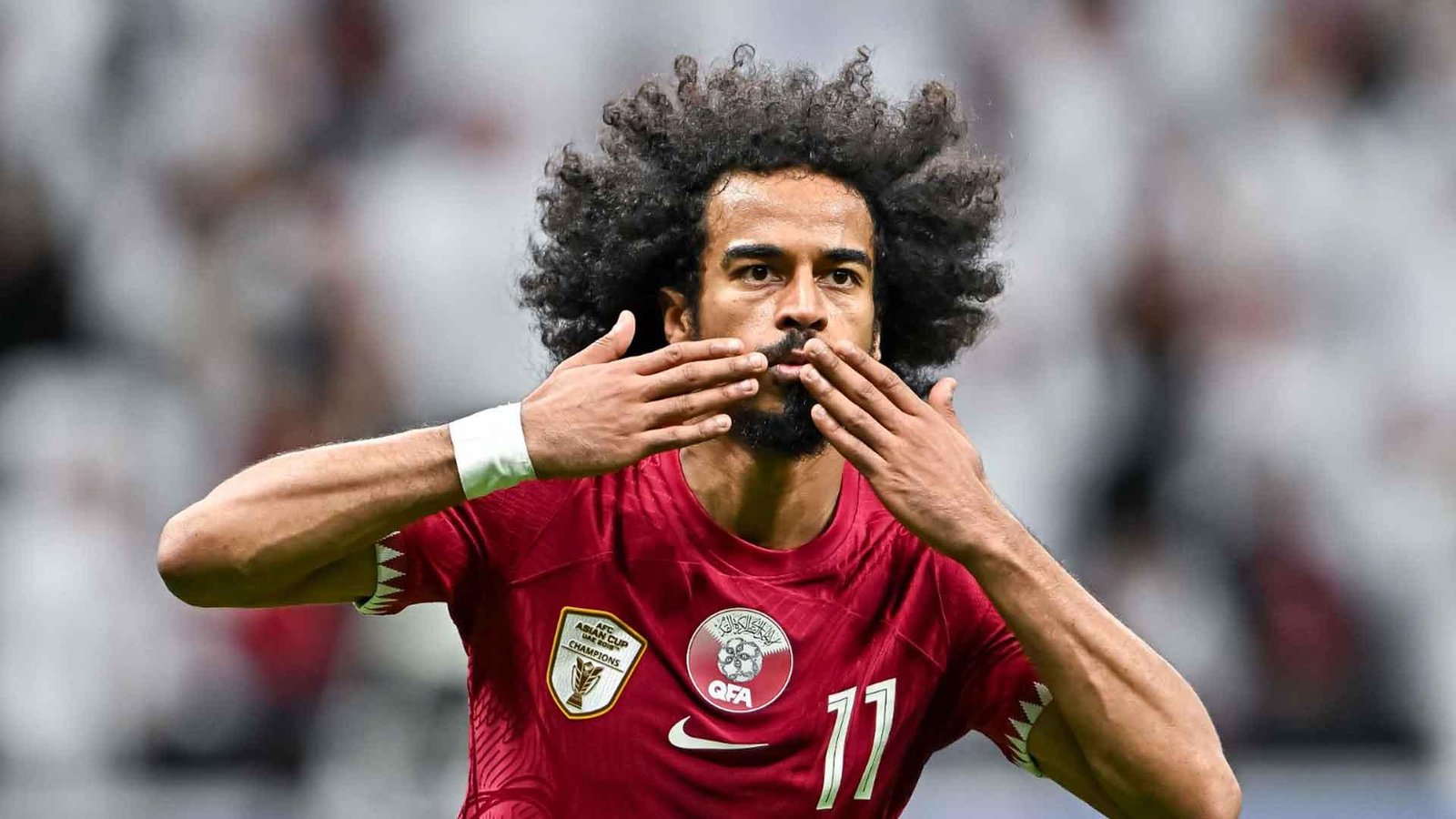 عفيف على رأس تشكيل هجومي لقطر أمام السعودية