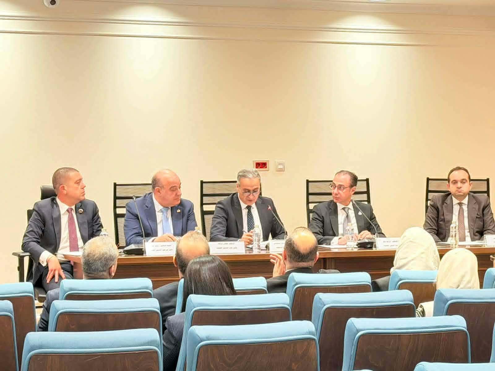 بدء اجتماع صحة النواب لمواجهة...