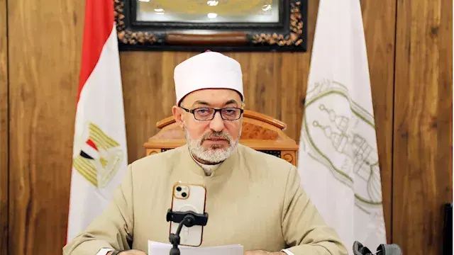 له شروط.. المفتي يوضح حكم تسمي...