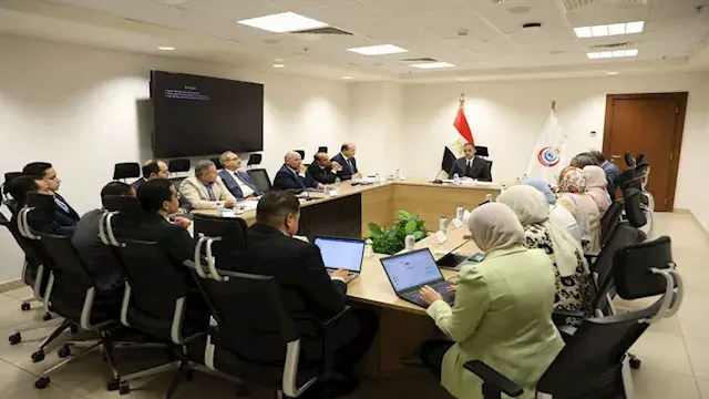 نائب وزير الصحة يتابع تنفيذ مش...