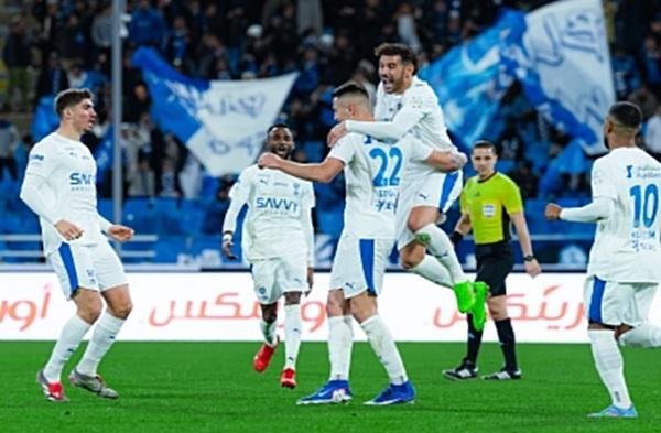 إنزاجي يستبعد بوابري والعنزي م...