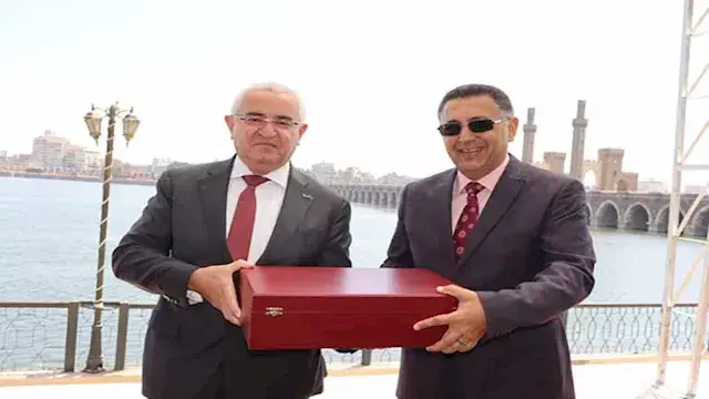 محافظ القليوبية وسفير أذربيجان يحييان ذكرى ميلاد "حيدر علييف" بالقناطر الخيرية
