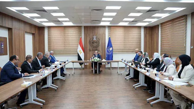هيئة الدواء وغرفة صناعة الأدوية تبحثان تحديات السوق المصري