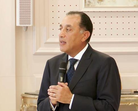 رئيس الوزراء: المنتخب صنع حالة...