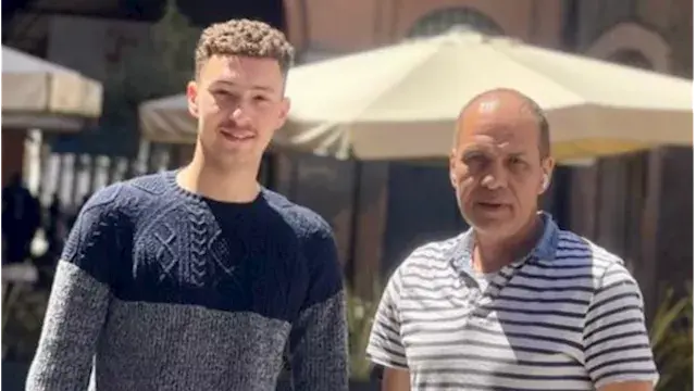 سفير مصر بإيطاليا يكرم مصريًا...