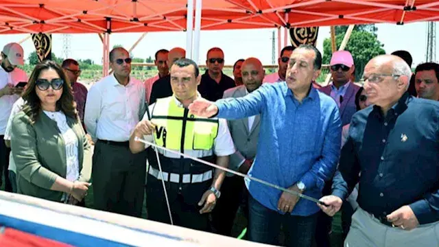 صور.. رئيس الوزراء يتفقد أعمال...