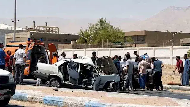 السيارة عبرت الاتجاه المعاكس.....