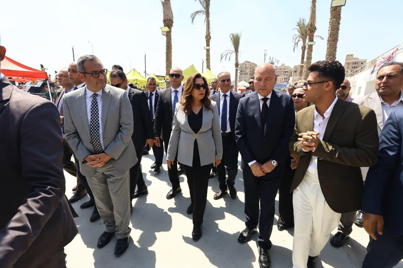 منال عوض تشيد بجودة المنتجات و...