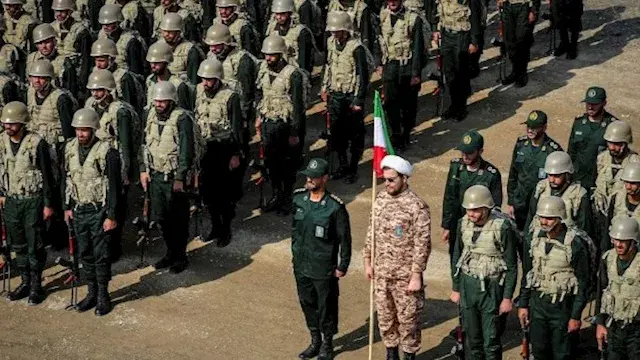 "زمام المبادرة بأيدينا".. الحرس الثوري الإيراني يوجّه تحذيرات قوية لدول المنطقة