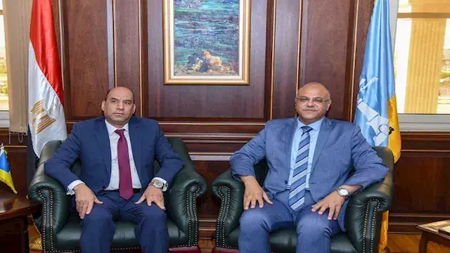 من ديوان المحافظة.. وزير العمل...