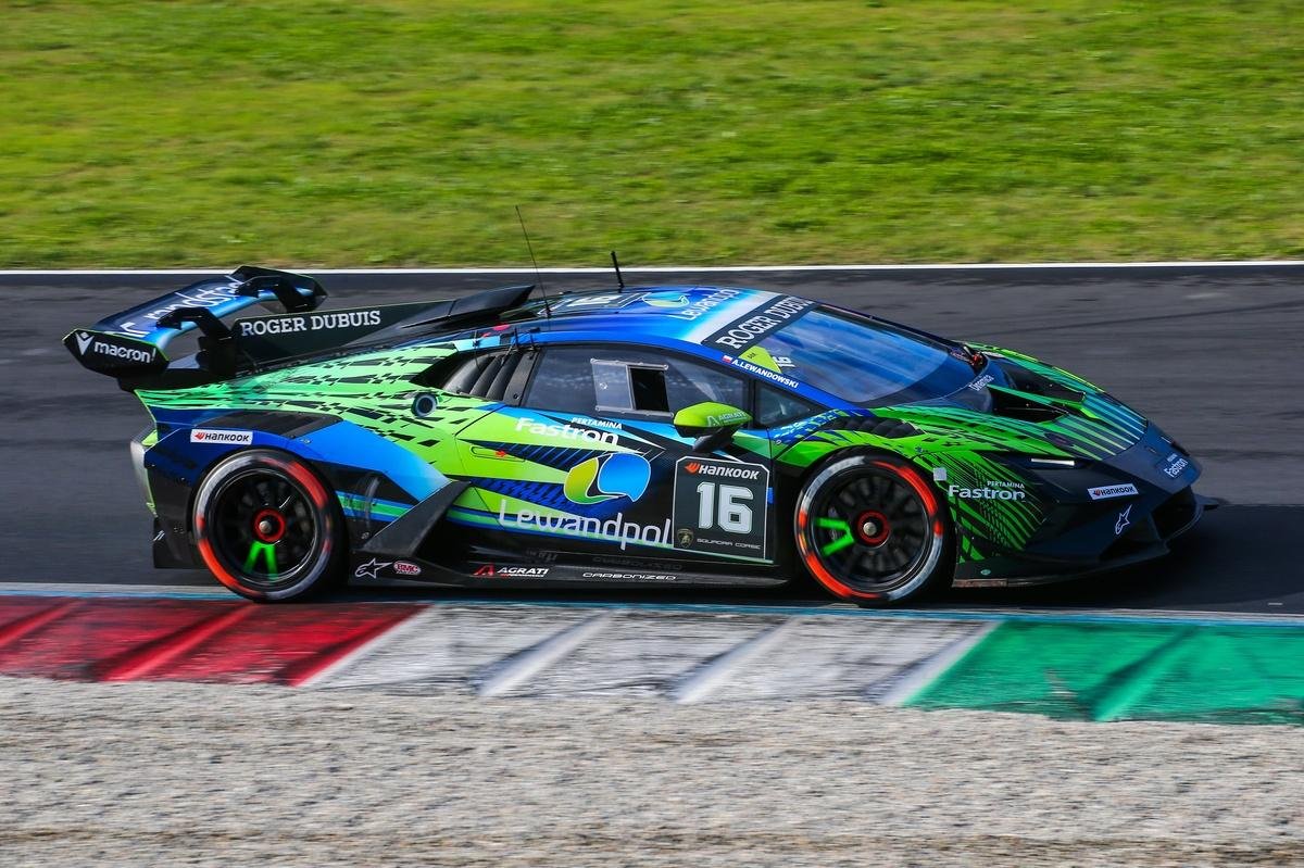 Lamborghini World Finals AM-LC Race 2: Lewandowski wins again to seal title