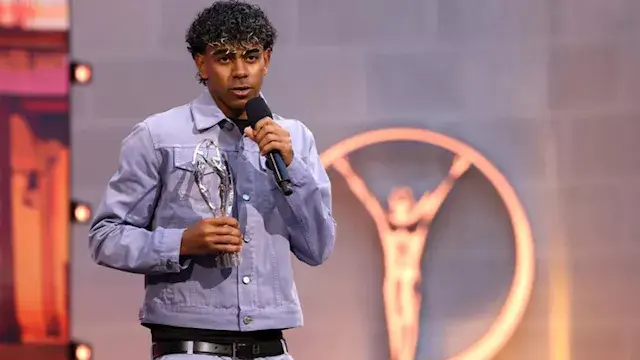 من منصة التتويج لـ"وجبة سريعة"...