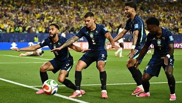 البرازيل تفوز على هايتي بثلاثي...