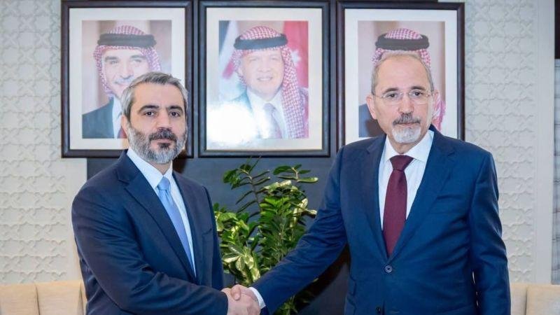 في بيان مشترك.. دمشق وعمان تتفقان على "تشكيل لجنة أمنية" للتحقيق في الضربات الأردنية