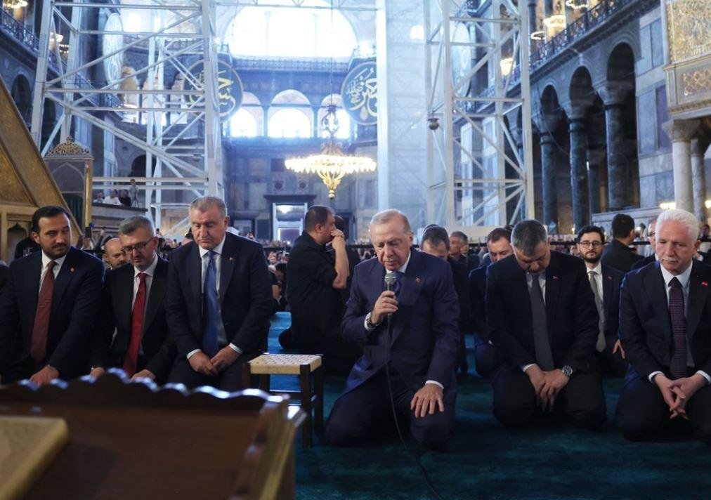 ذكرى فتح إسطنبول.. أردوغان يصل...